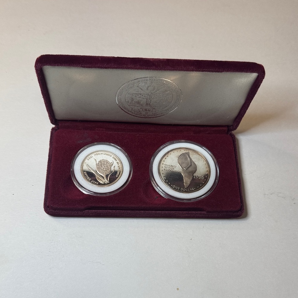 Marshal Island Silver Commemorative Coin Set two coins - Picture 13 of 14